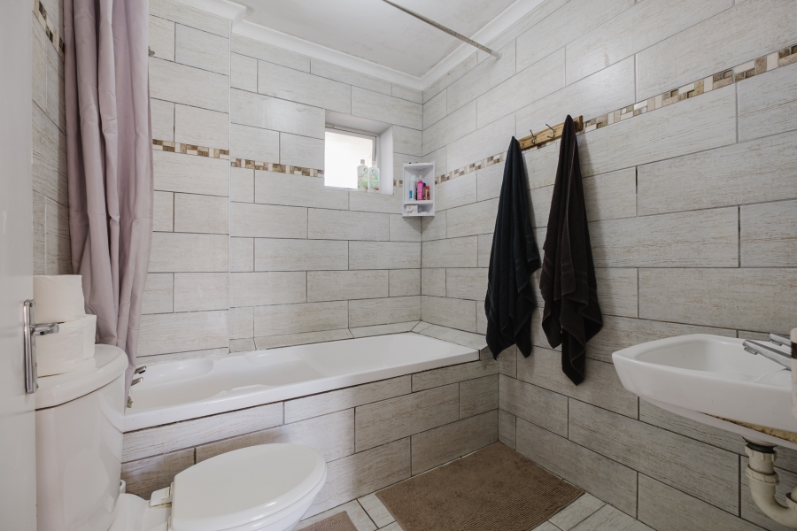 1 Bedroom Property for Sale in Sunnydale Western Cape